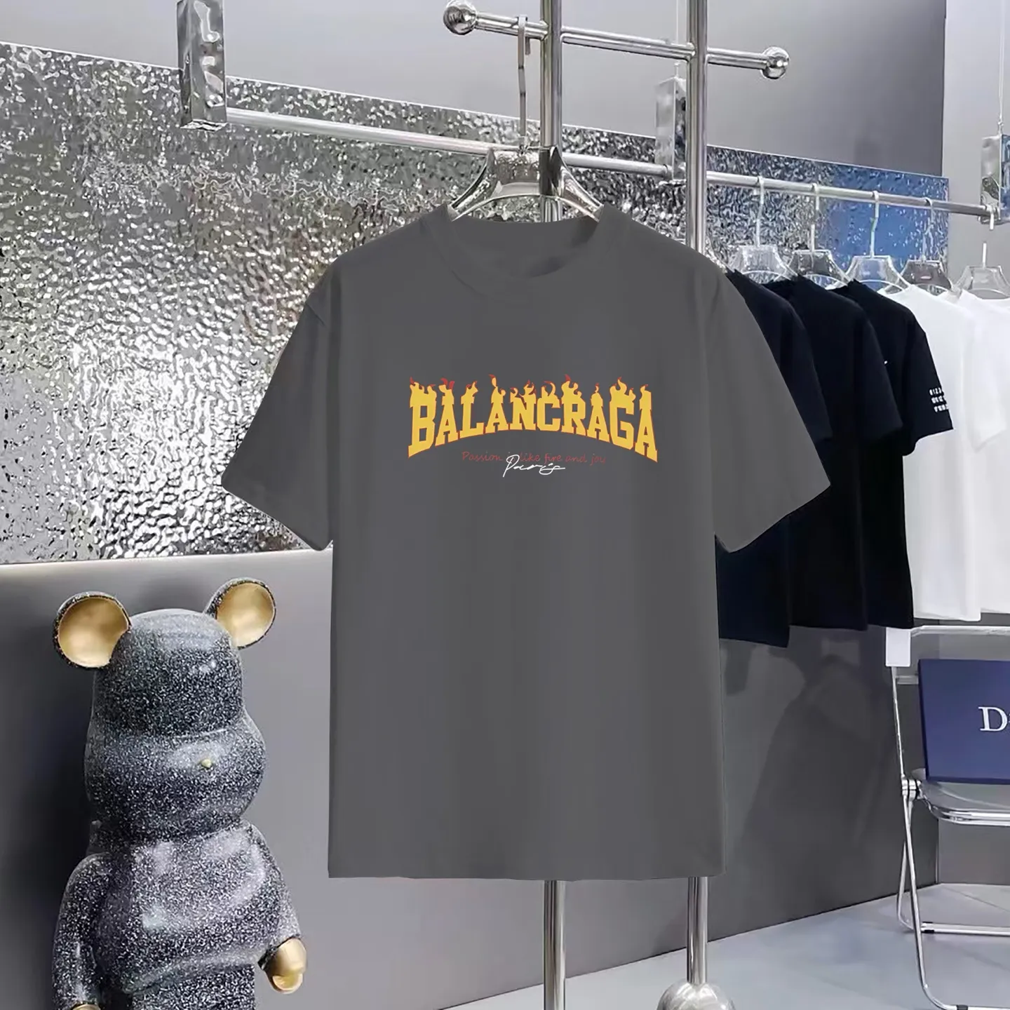 ￼ Balenciaga T 1:1 300 1×1 Same Style logo OS 200 ：Black，White， ，Red， Gray Size：XS-L
